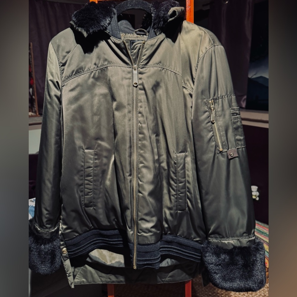 Women Olive Green Bomber Jacket with Faux Fur Trim